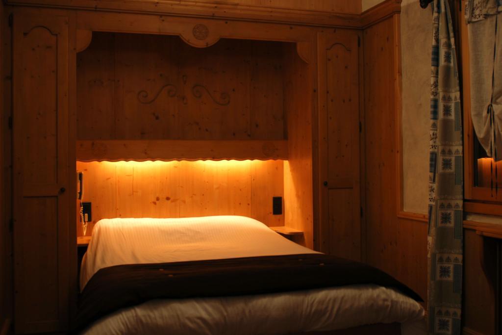 Accueil Savoyard Hotel Mieussy Quarto foto